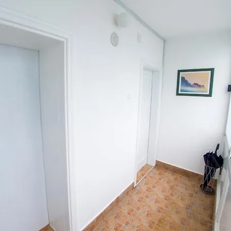 Denirom Apartment *