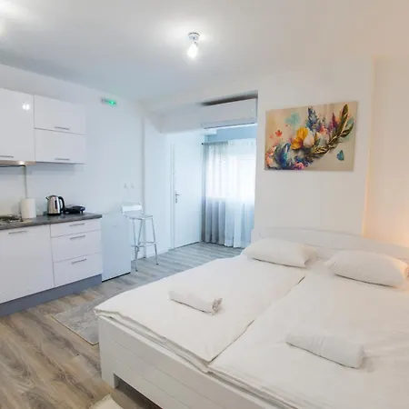 Denirom Apartment *