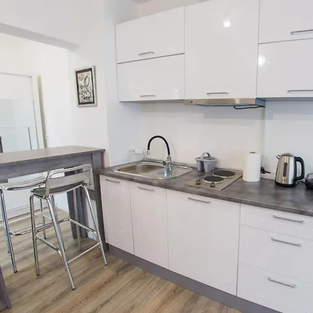 Denirom Apartment *