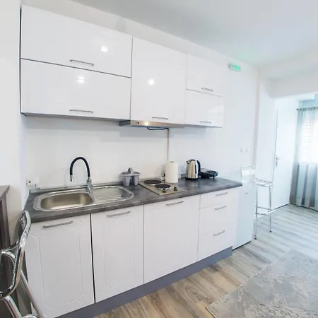 Apartment Denirom *